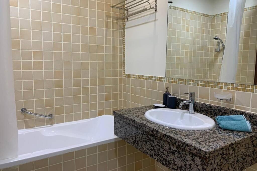 Beautiful Apartment With Amazing Sea Views ดูไบ ภายนอก รูปภาพ